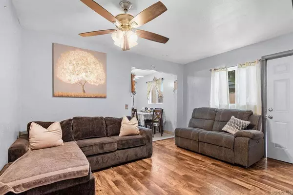 23 27 Alberta CT, San Diego, CA 91950