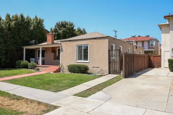 4662 Bancroft #4664, San Diego, CA 92116
