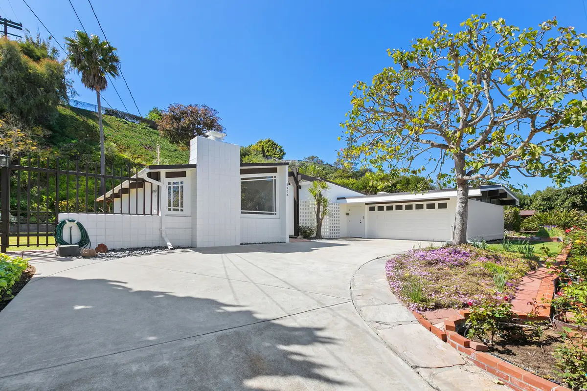 8456 Sugarman Dr, La Jolla, CA 92037-2225
