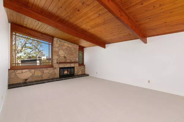 8456 Sugarman DR, La Jolla, CA 92037