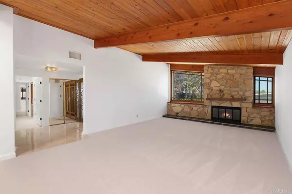 8456 Sugarman DR, La Jolla, CA 92037