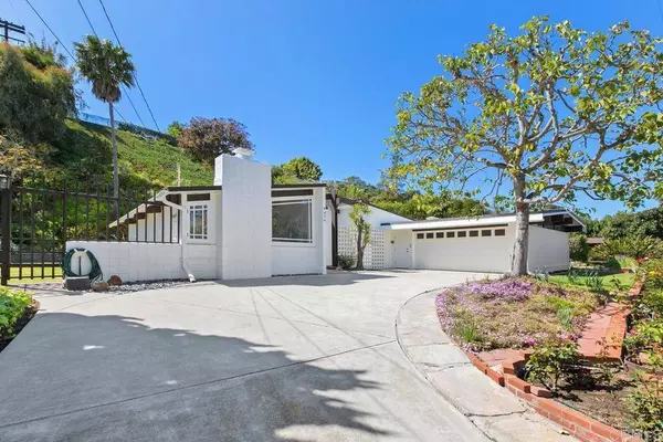 8456 Sugarman DR, La Jolla, CA 92037