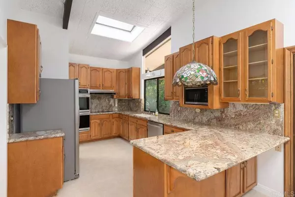 8456 Sugarman DR, La Jolla, CA 92037