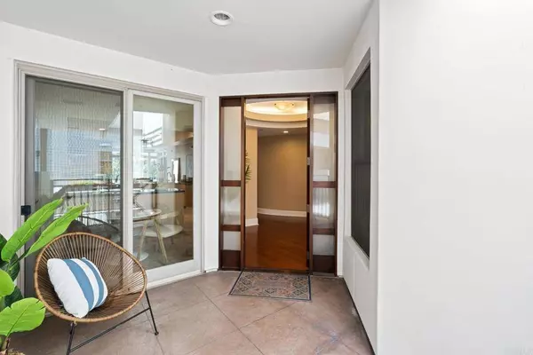 1220 1st ST #204, Coronado, CA 92118