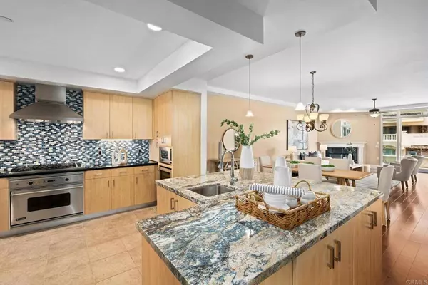 1220 1st ST #204, Coronado, CA 92118