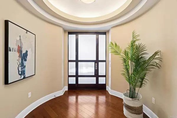 1220 1st ST #204, Coronado, CA 92118