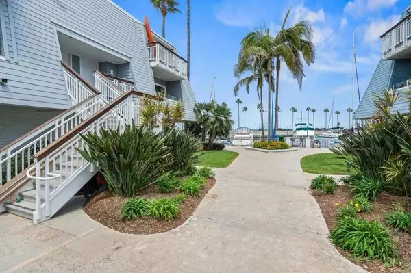 38 Montego Court, Coronado, CA 92118