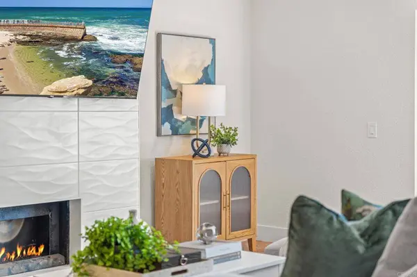 90 Montego CT, Coronado, CA 92118