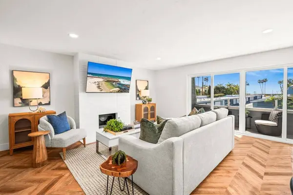 90 Montego CT, Coronado, CA 92118