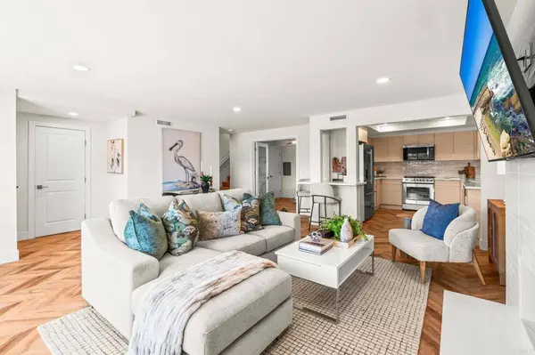 90 Montego CT, Coronado, CA 92118