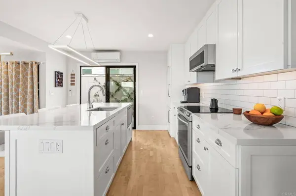 909 Olive AVE, Coronado, CA 92118