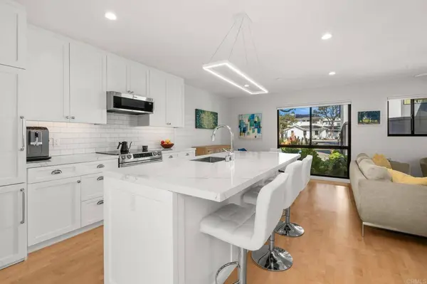 909 Olive AVE, Coronado, CA 92118