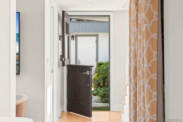 909 Olive Ave, Coronado, CA 92118