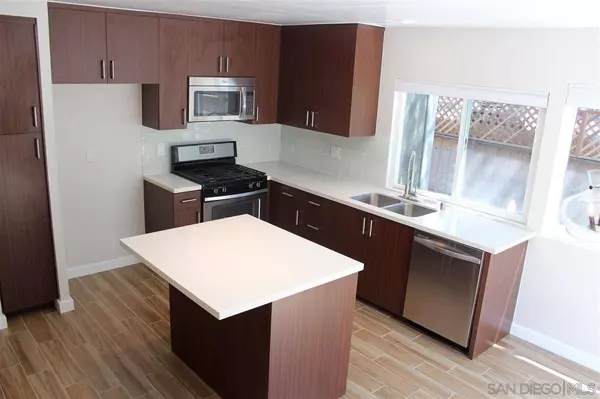 5071 La Cuenta Dr, San Diego, CA 92124