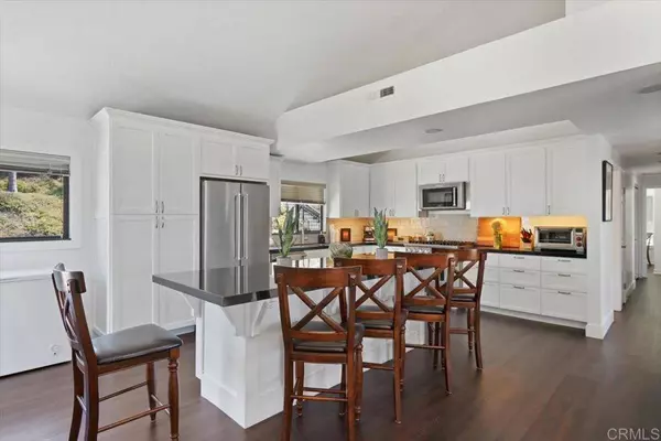 1015 Lake Ridge DR, San Marcos, CA 92078