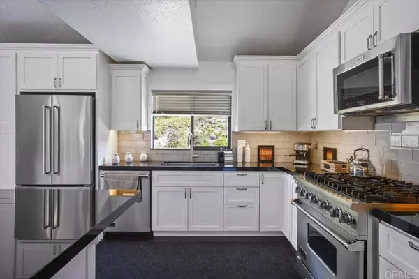 1015 Lake Ridge DR, San Marcos, CA 92078