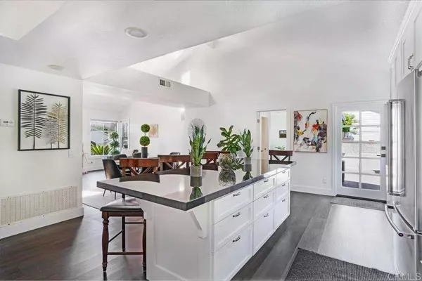 1015 Lake Ridge DR, San Marcos, CA 92078