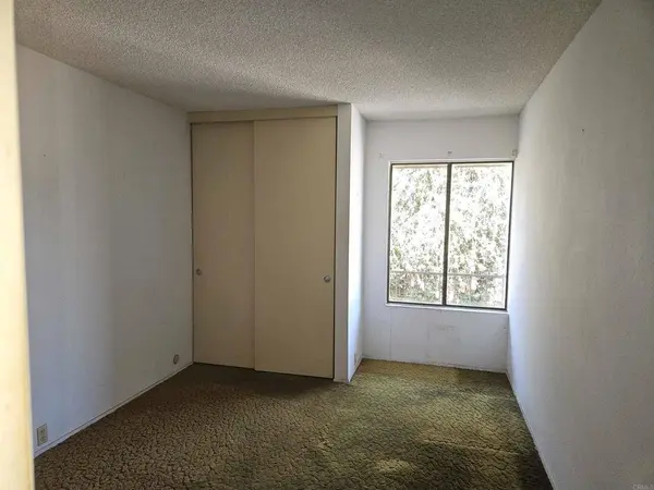 215 Otay Valley Rd #B, Chula Vista, CA 91911