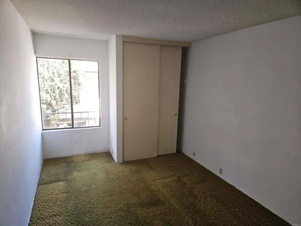 215 Otay Valley Rd #B, Chula Vista, CA 91911