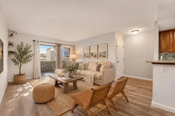 432 Edgehill LN #57, Oceanside, CA 92054