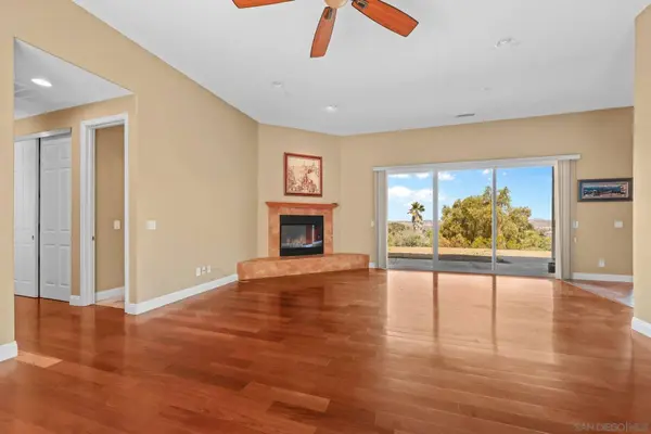 1520 Merritt Drive, El Cajon, CA 92020