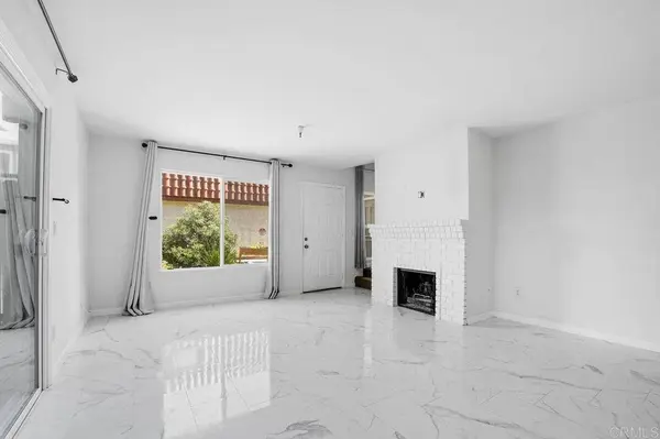 3050 Suncrest Dr. #7, San Diego, CA 92116