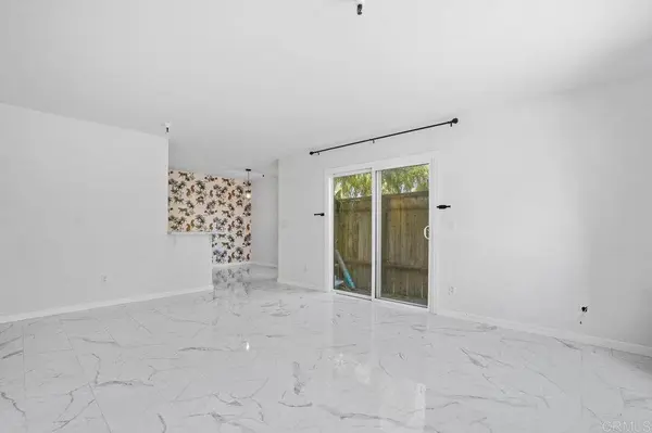 3050 Suncrest Dr. #7, San Diego, CA 92116