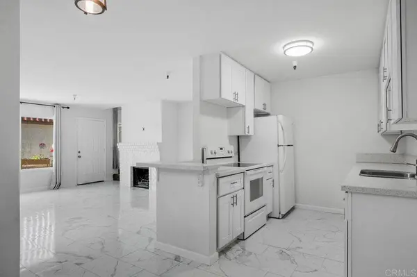 3050 Suncrest Dr. #7, San Diego, CA 92116