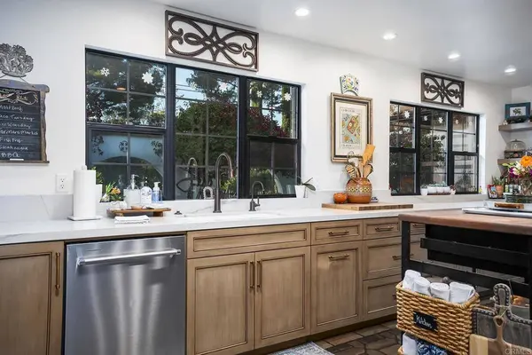 2763 W VICTORIA DR, Alpine, CA 91901