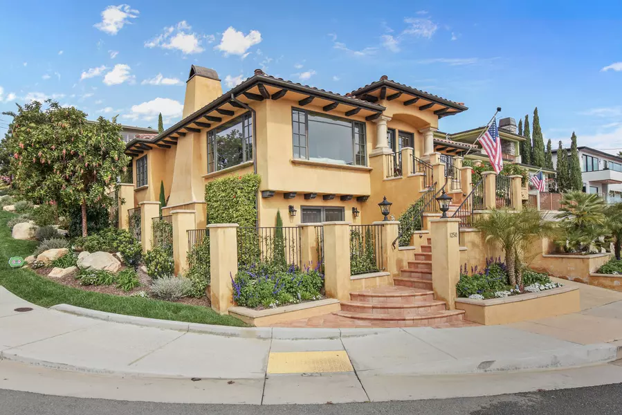1250 Willow St, San Diego, CA 92106-2558