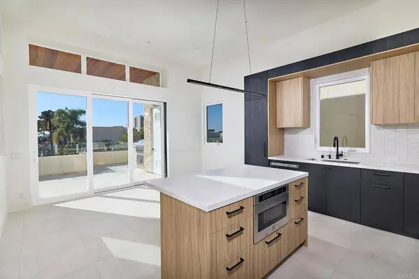 3901 Haines, San Diego, CA 92109