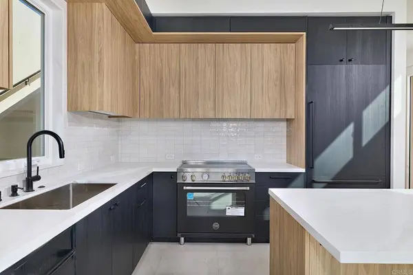 3901 Haines, San Diego, CA 92109