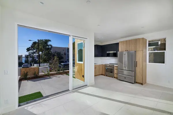 3901 Haines, San Diego, CA 92109