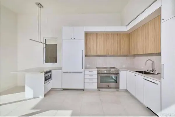 3903 Haines, San Diego, CA 92109
