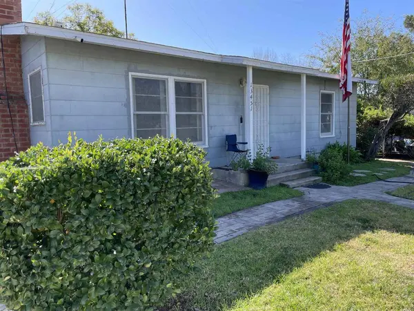 13451 Lakeshore DR, Lakeside, CA 92040