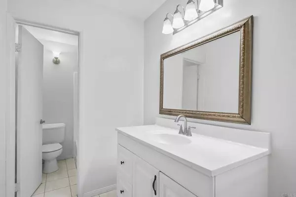 4891 Collwood Blvd #B, San Diego, CA 92115