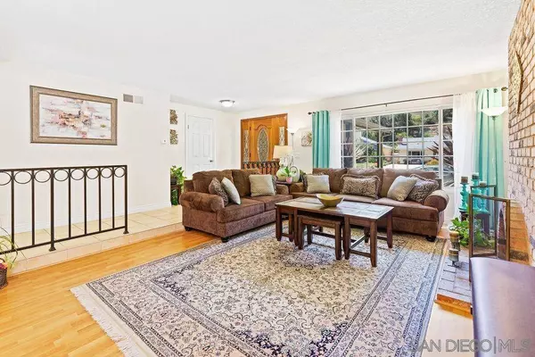 4324 Robbins St, San Diego, CA 92122