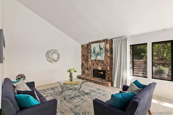 1586 Kimberly Woods Dr, El Cajon, CA 92020