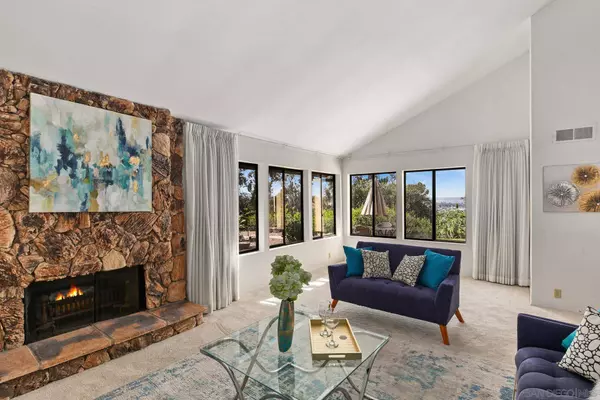 1586 Kimberly Woods Dr, El Cajon, CA 92020