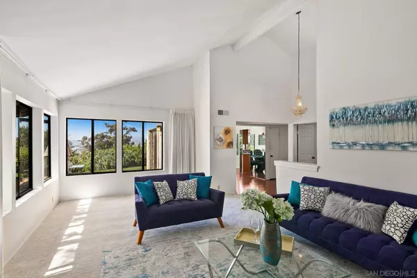 1586 Kimberly Woods Dr, El Cajon, CA 92020