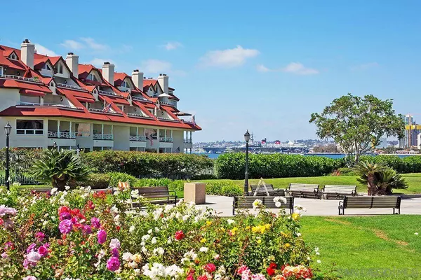 1099 1st St #323, Coronado, CA 92118