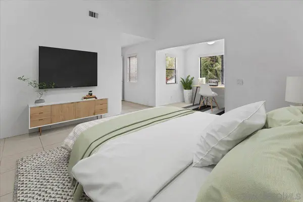 5850 Menorca Dr, San Diego, CA 92124