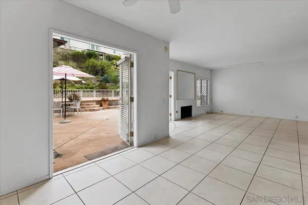5850 Menorca Dr, San Diego, CA 92124