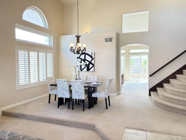 1685 Mountain Pass Cir, Vista, CA 92081