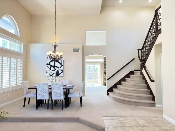 1685 Mountain Pass Cir, Vista, CA 92081