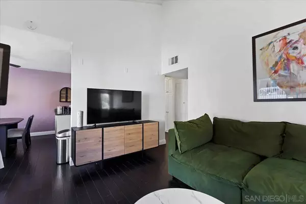 17165 W W Bernardo Dr #205, San Diego, CA 92127