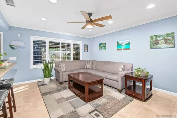 1733 Hornblend St, San Diego, CA 92109