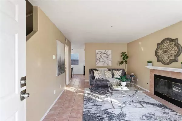 1035 S Mollison Ave #F, El Cajon, CA 92020