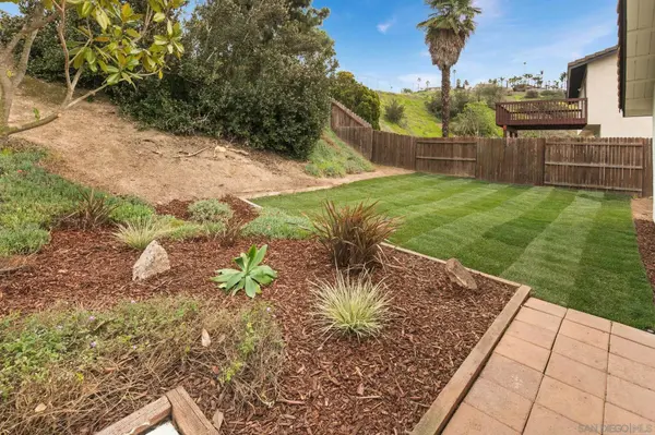 5620 Loping Ln, Bonita, CA 91902