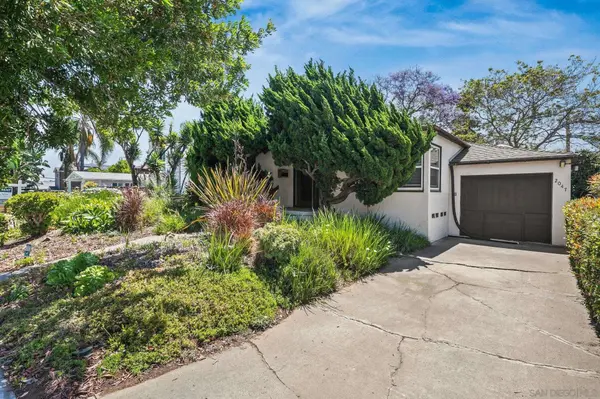 2045-47 Felspar St, San Diego, CA 92109